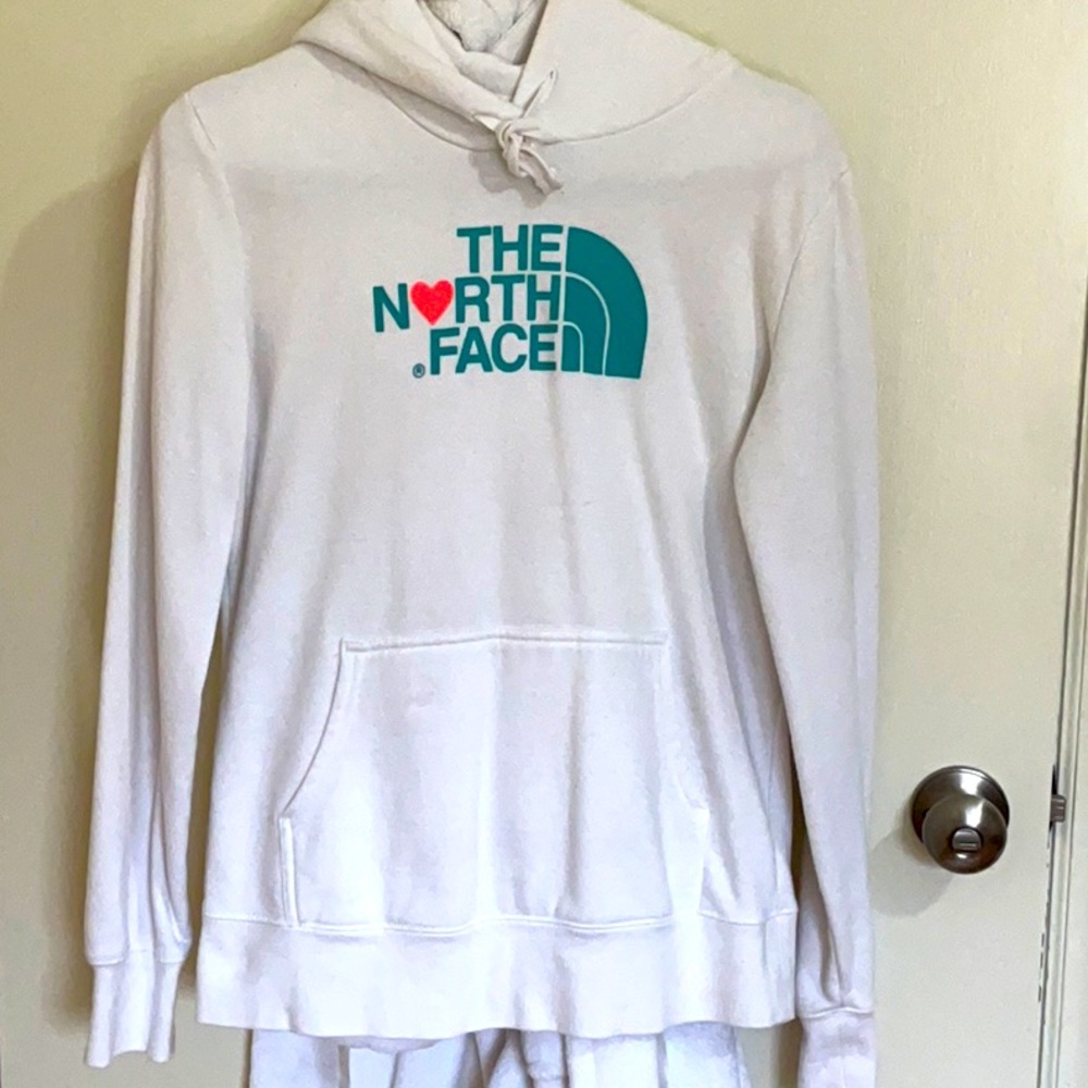 The North Face White Oversized Hoodie Relaxed Fit